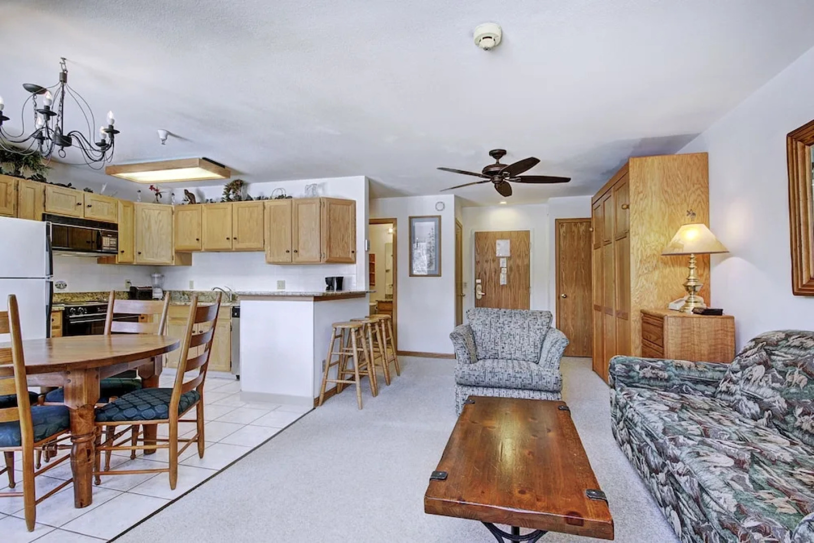 Relaxed Studio Seconds to Historic Main Street - Sleeps 4 Condo by RedAwning