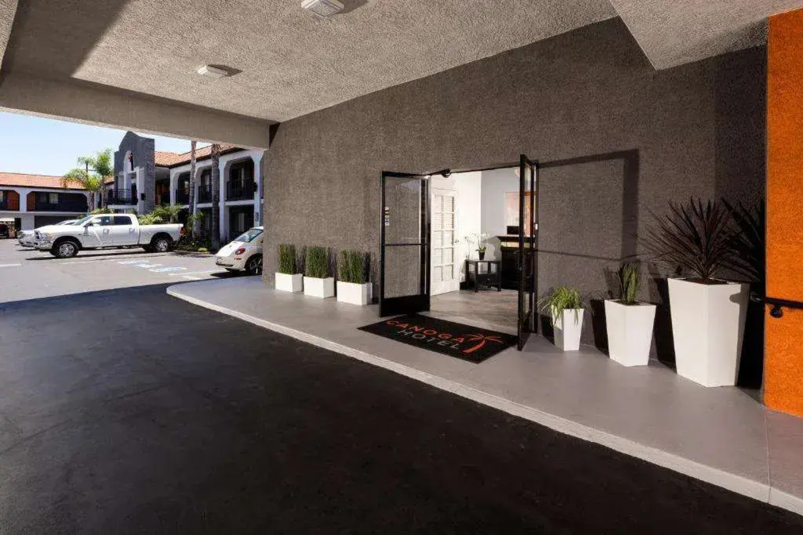 Canoga Hotel at Warner Center