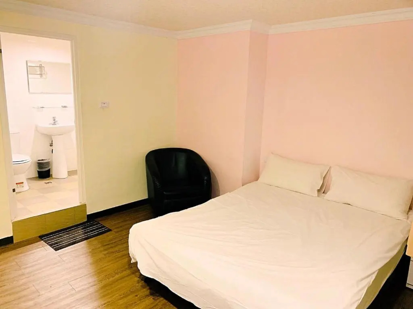 EasyInn Hotel & Hostel