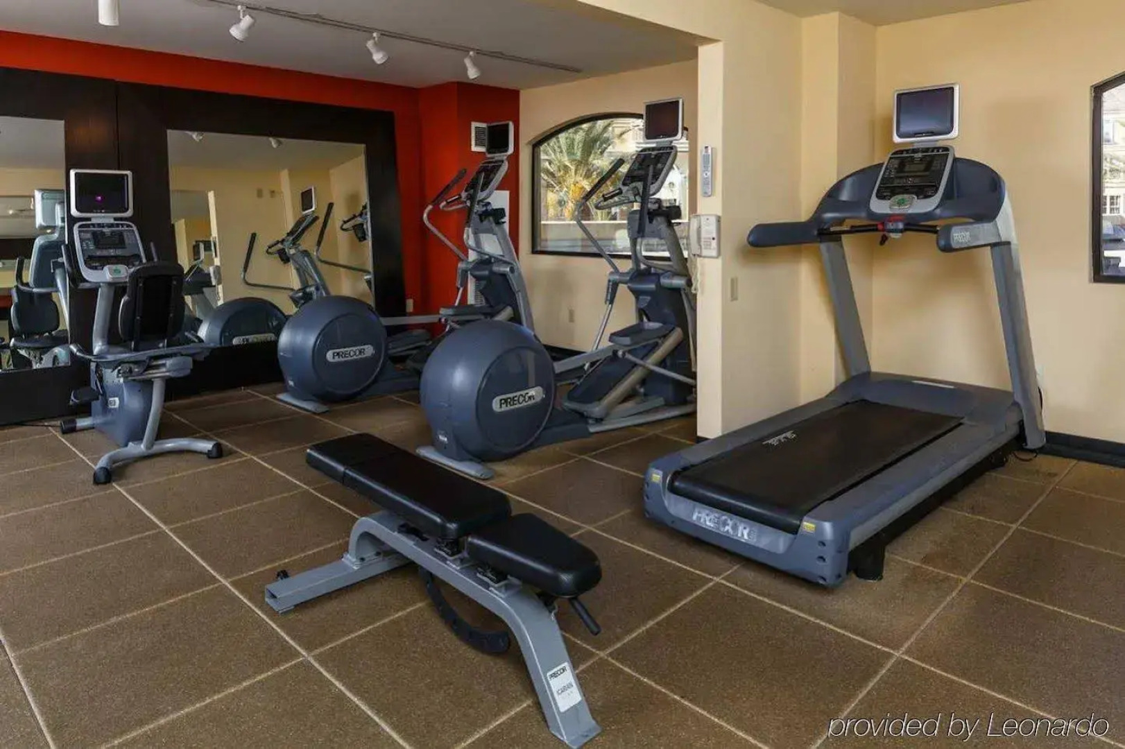 Hotel Zessa Orange County Airport, a DoubleTree by Hilton