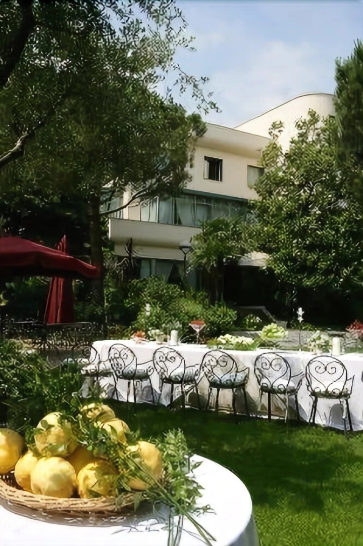 Cristina Park Hotel