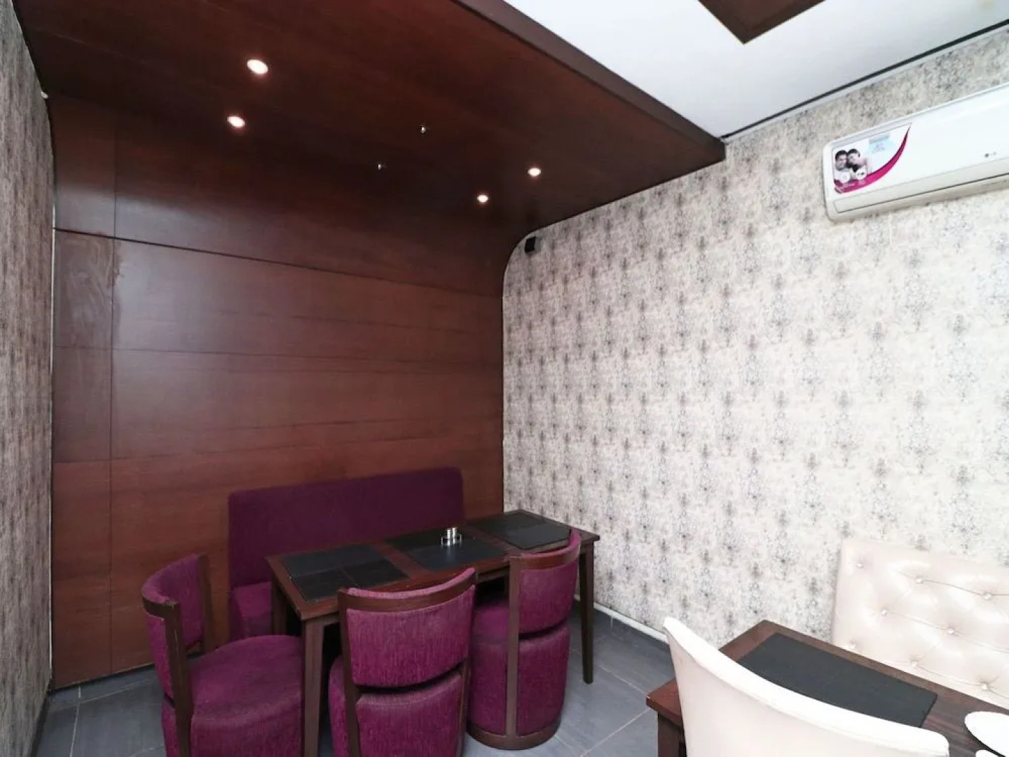 OYO 16006 Hotel Meedo's Grand