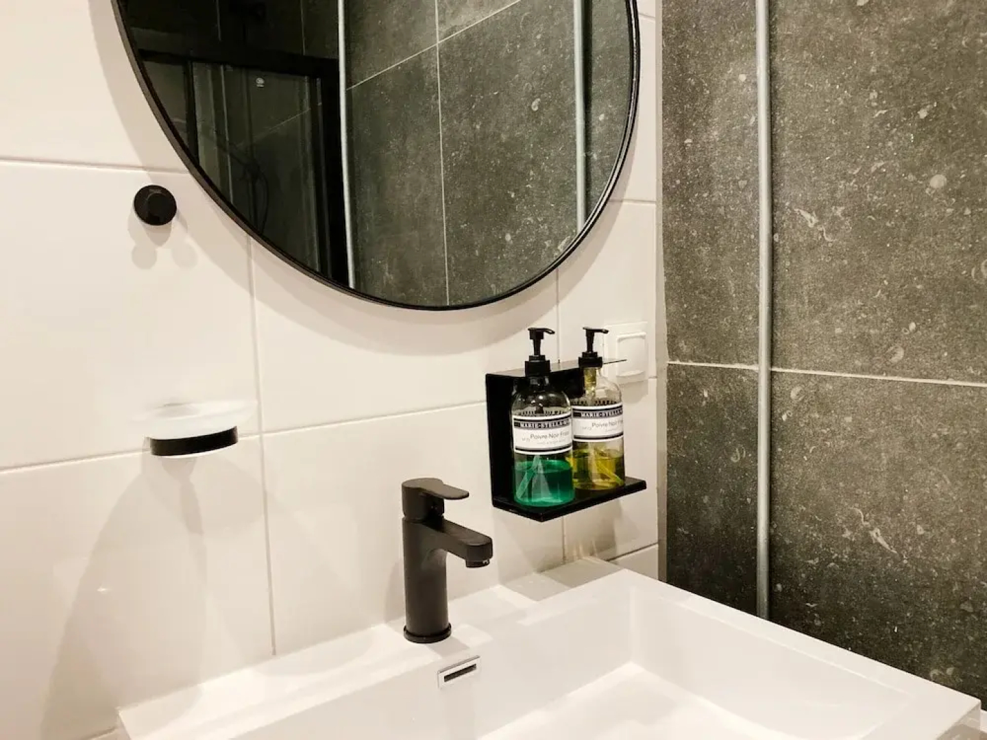 Holiday Home Rheezerveen With Sauna & Hot Tub