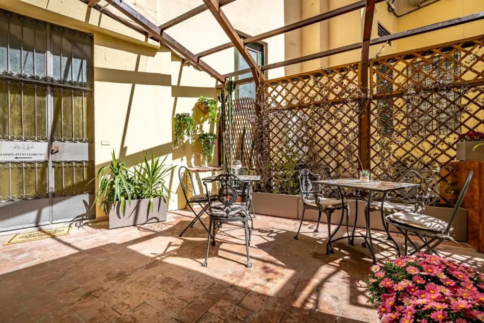 Maison Pitti Florence