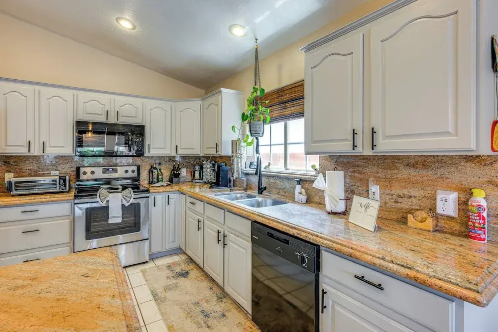 Spacious Mesquite Home ~ 3 Mi to Golf Courses!