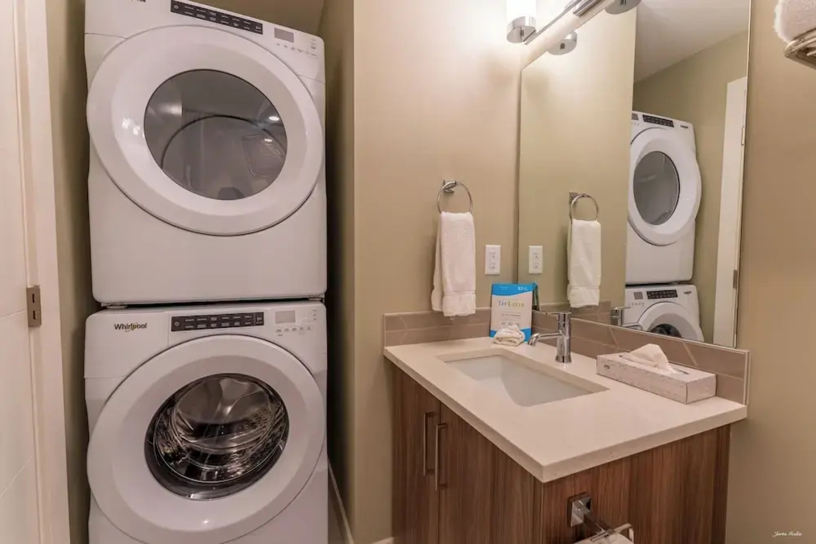 Skyridge 401 by Canmore Premier