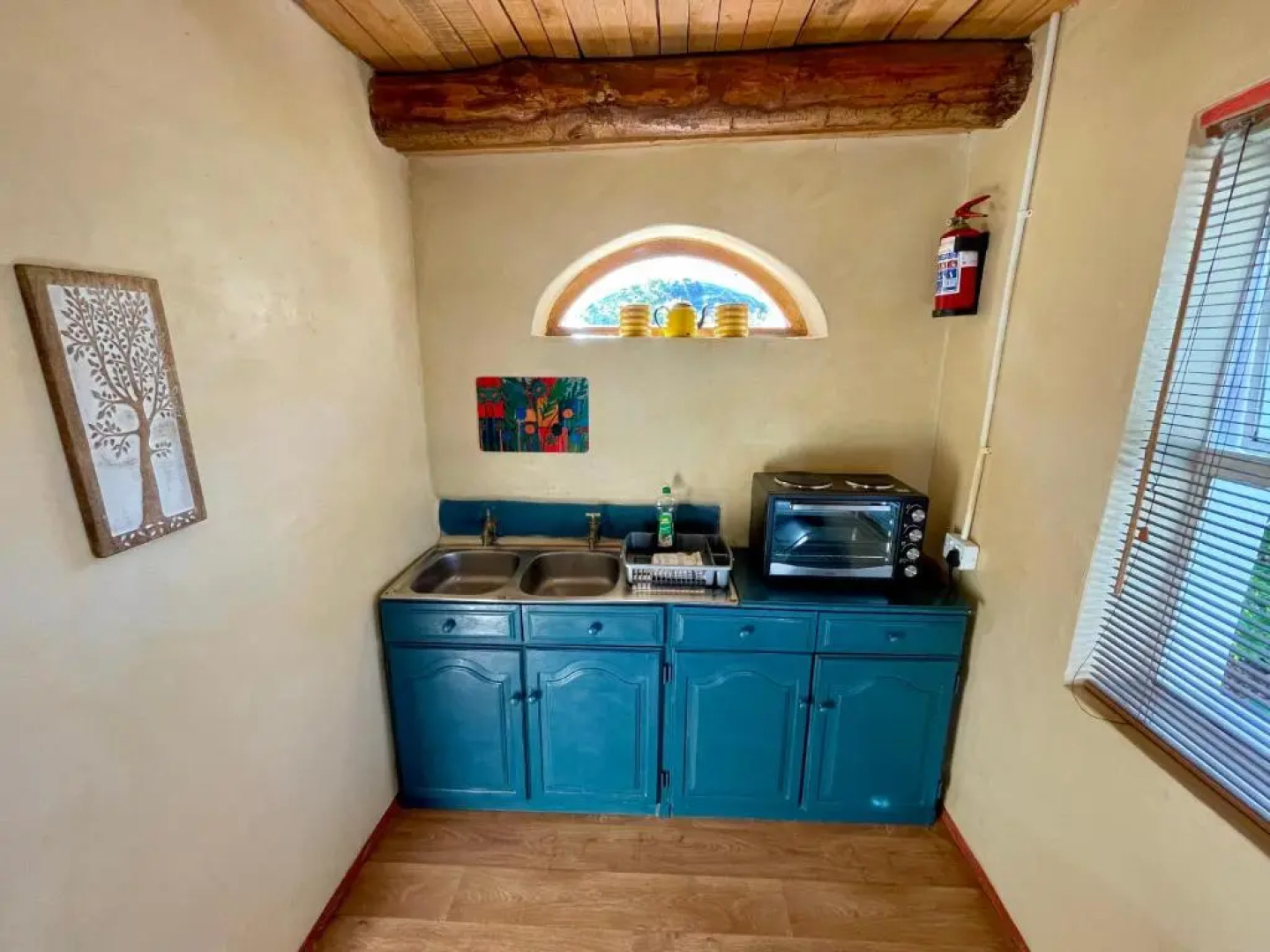 Blue Cow Barn - Boutique Farm