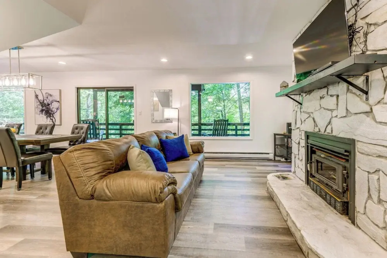 Modern Waynesville Cabin ~ 9 Mi to Lake Junaluska!