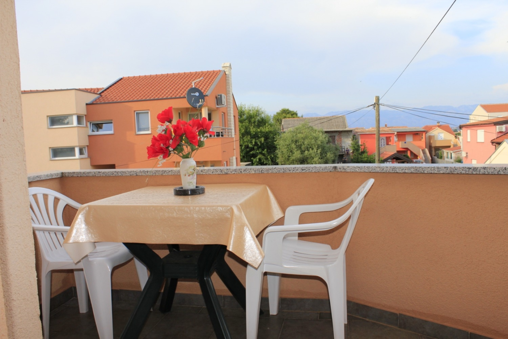 Apartment Ivan - 300 m from sea: A3 Nin, Zadar riviera