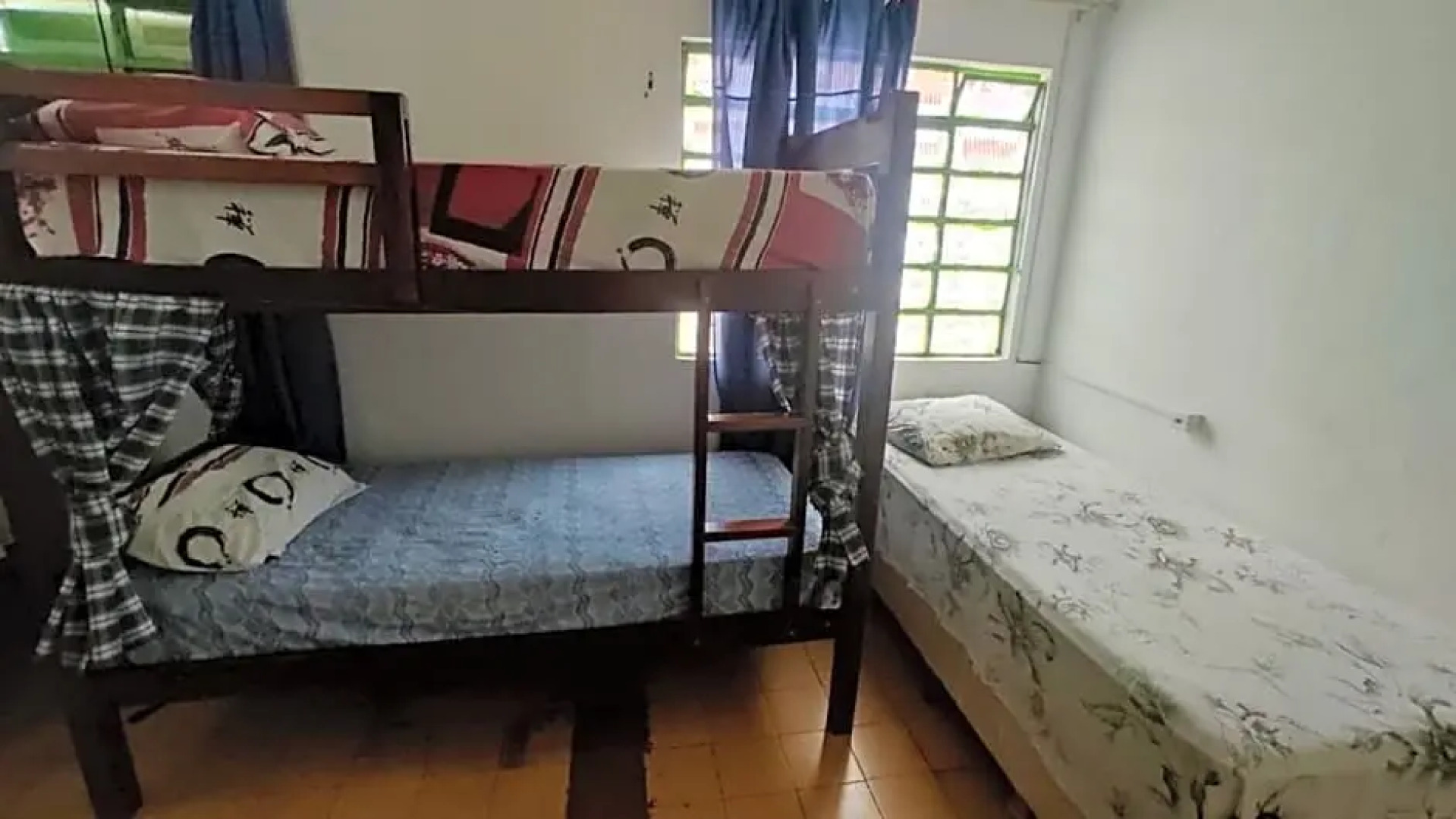 Hostel e Cacha¿ia da Cris