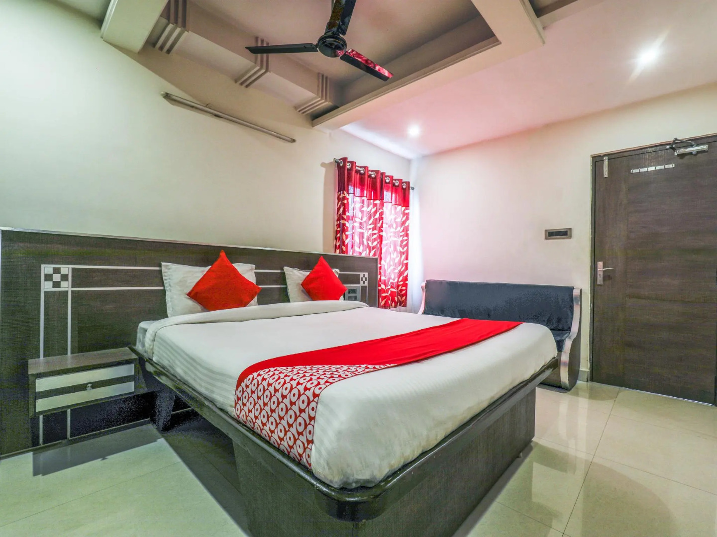 OYO 16930 Madhura Inn