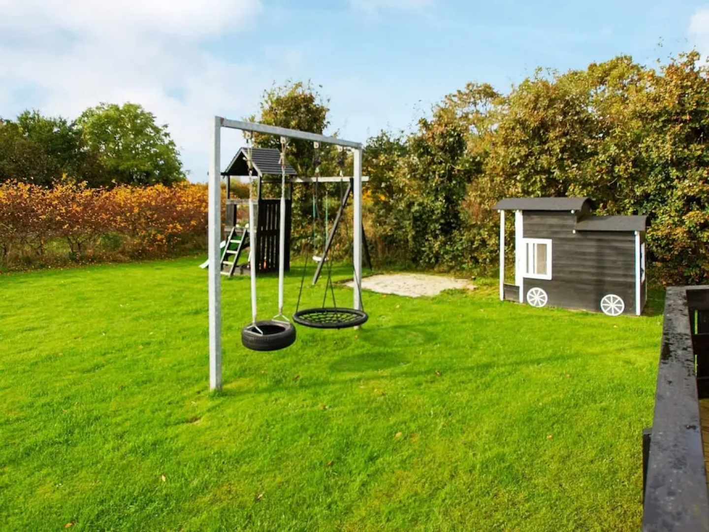 Enticing Holiday Home in Hemmet near Sea