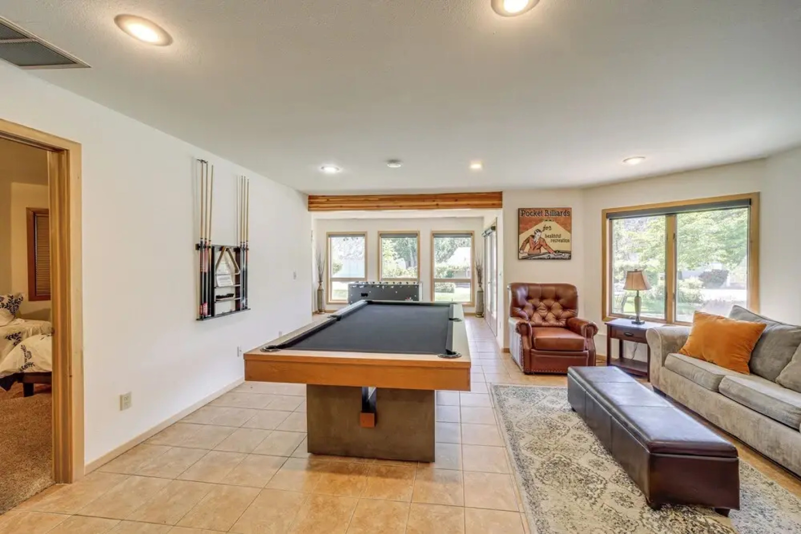 Modern Retreat w/ Hot Tub - Steps to Lake Chelan!