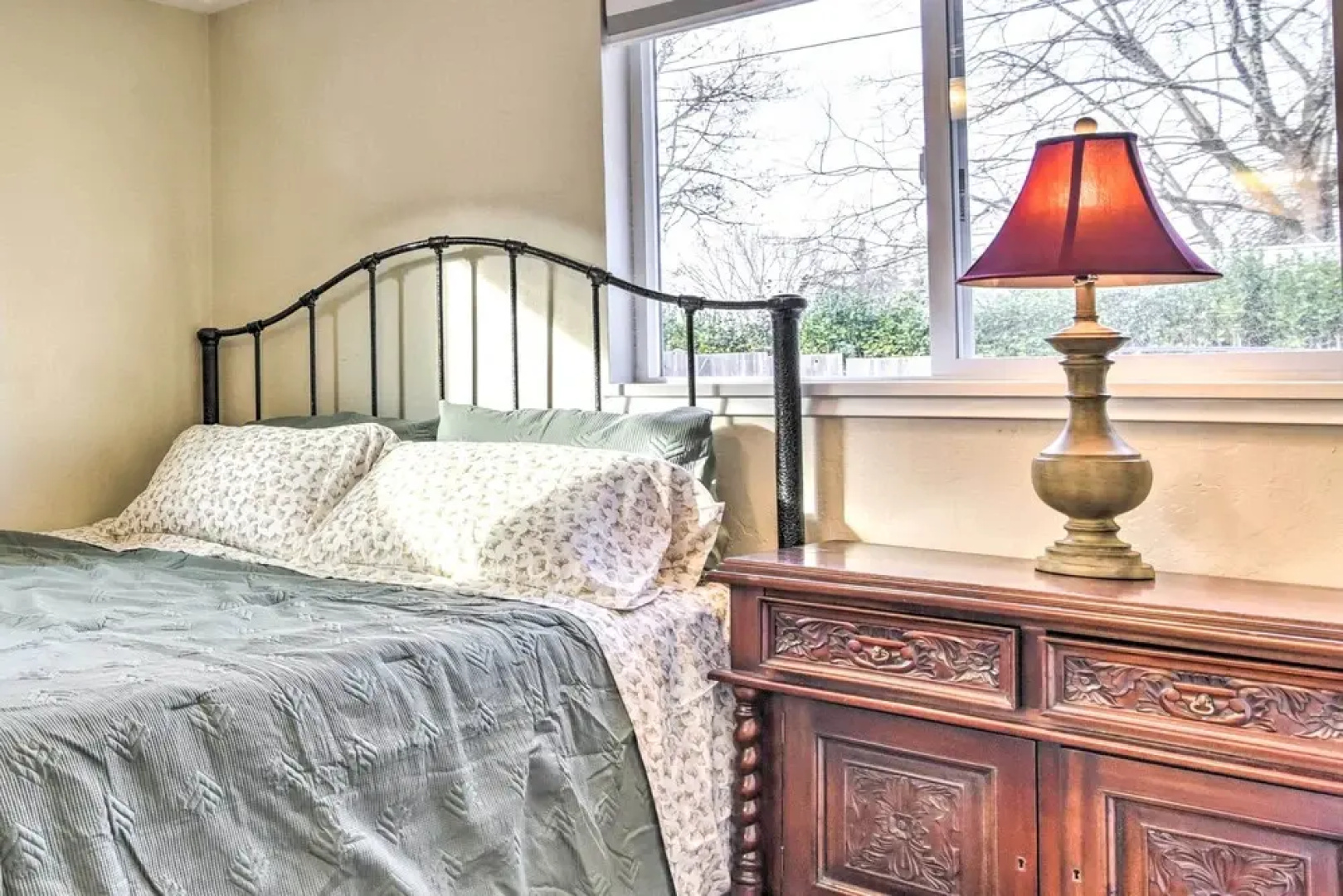 Well-appointed Milwaukie Home: Great Location