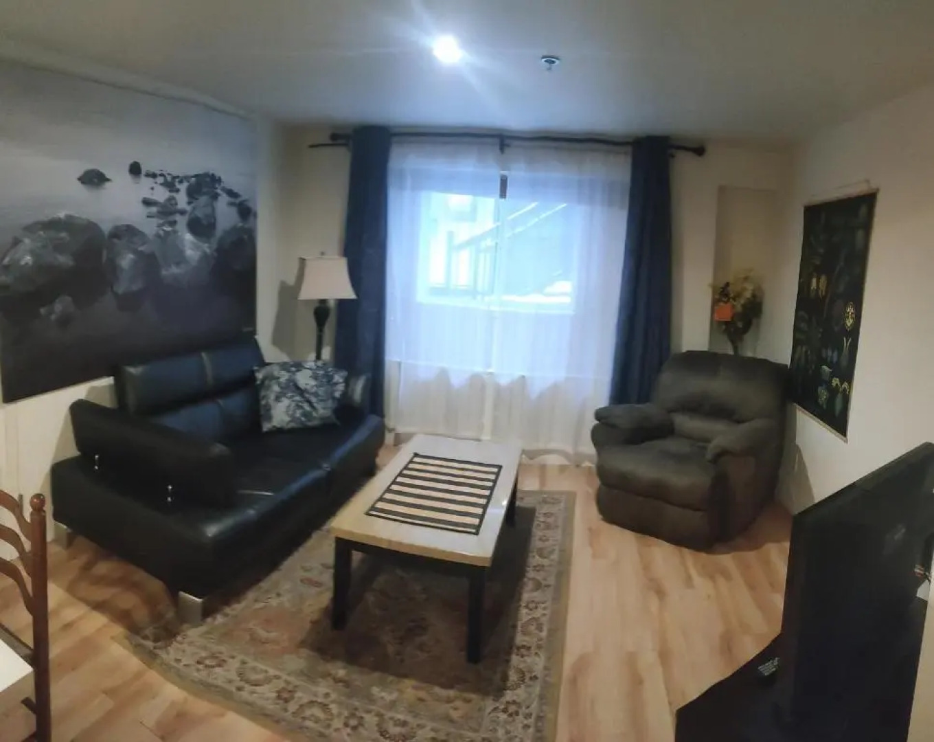 Black Rooster Guesthouse