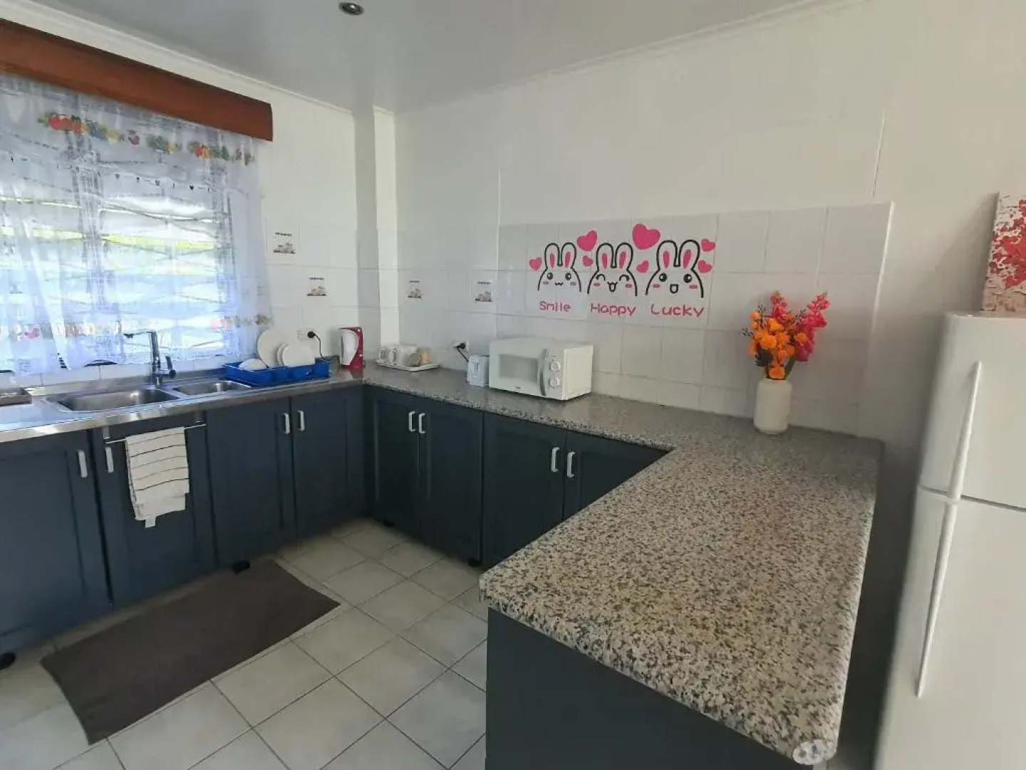 Cosy 2 bedroom unit with pool,Wifi parking