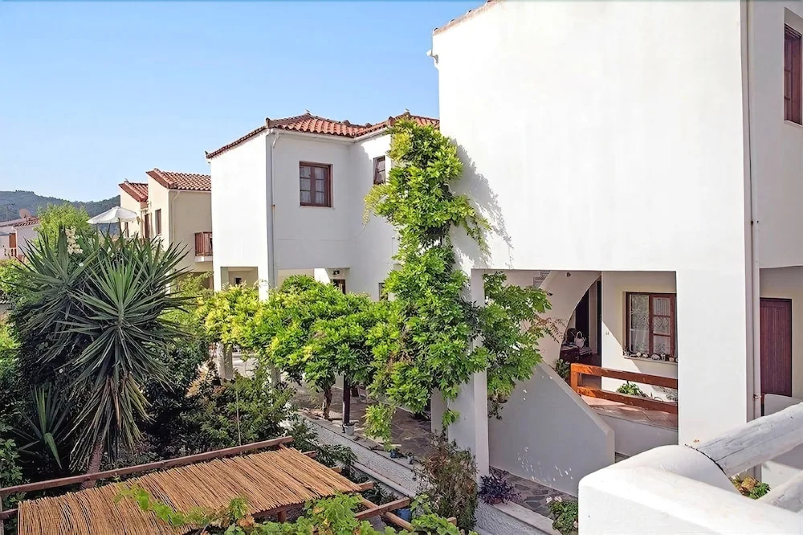 Maria Studios & Apartments