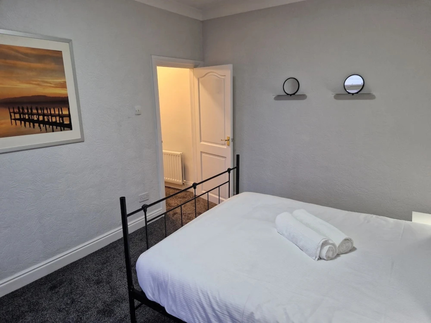 Birtley's Diamond 3 bed Apt, Sleeps 6 Guests