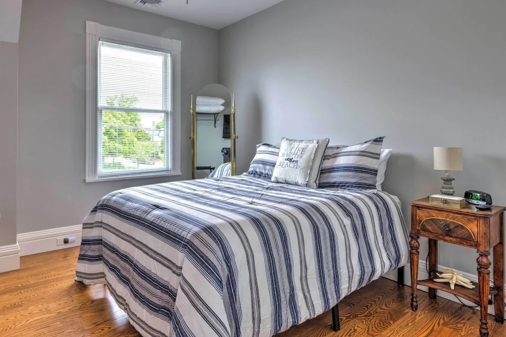 Charming Greenport Gem 1, 1 Mile to Ferry!