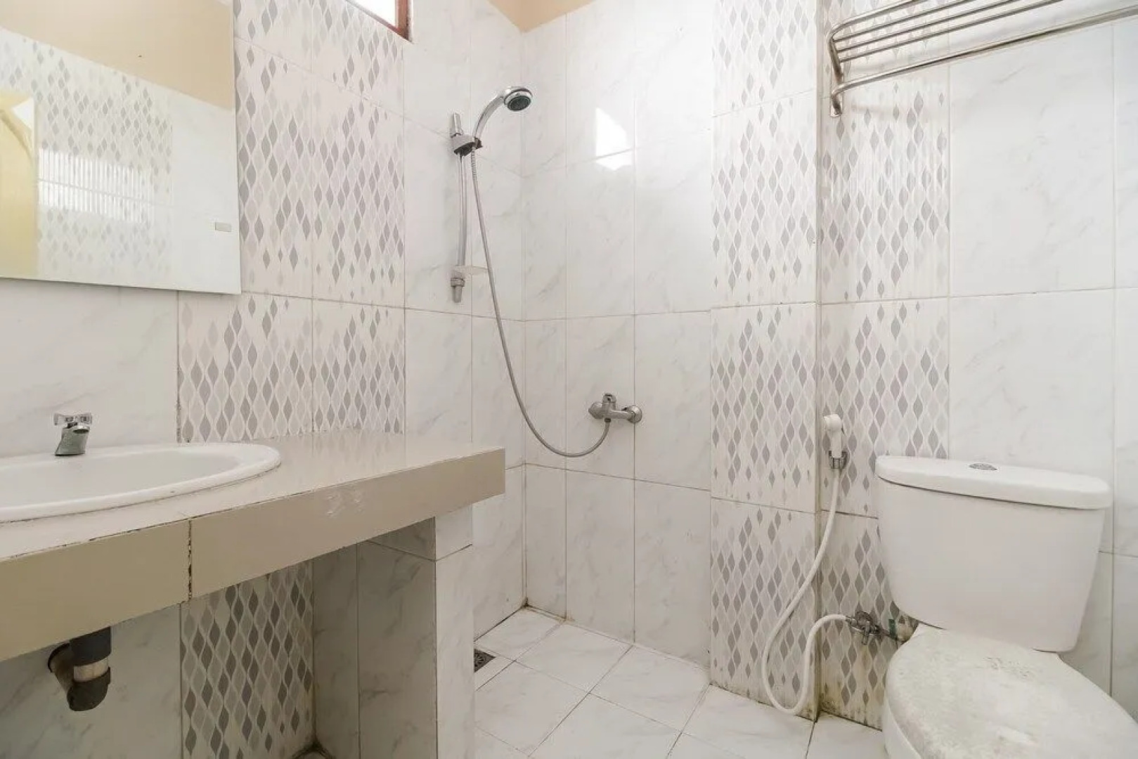 RedDoorz Plus @ Jalan Tugu Silalahi Tongging