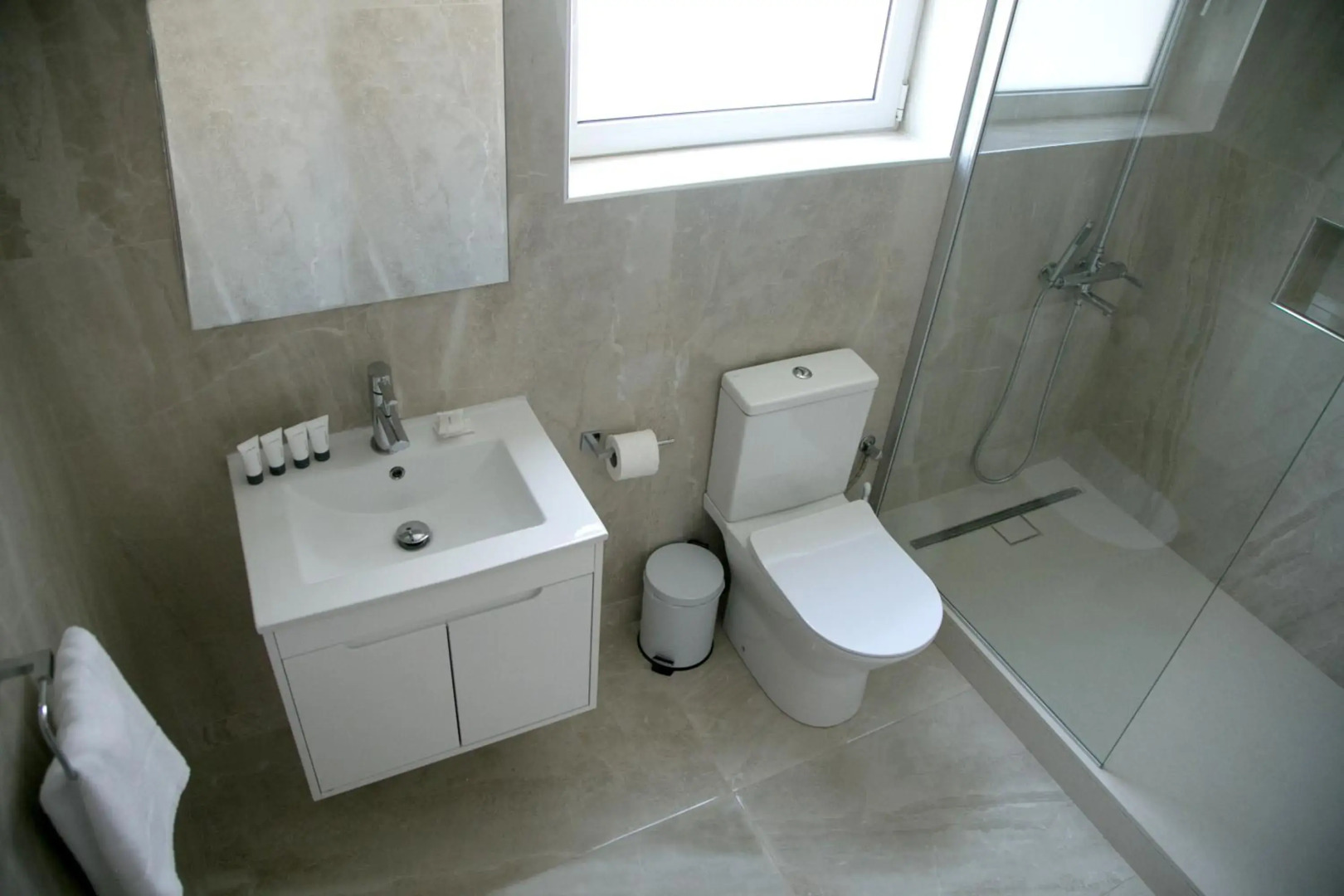 Corina Suites and Apartments