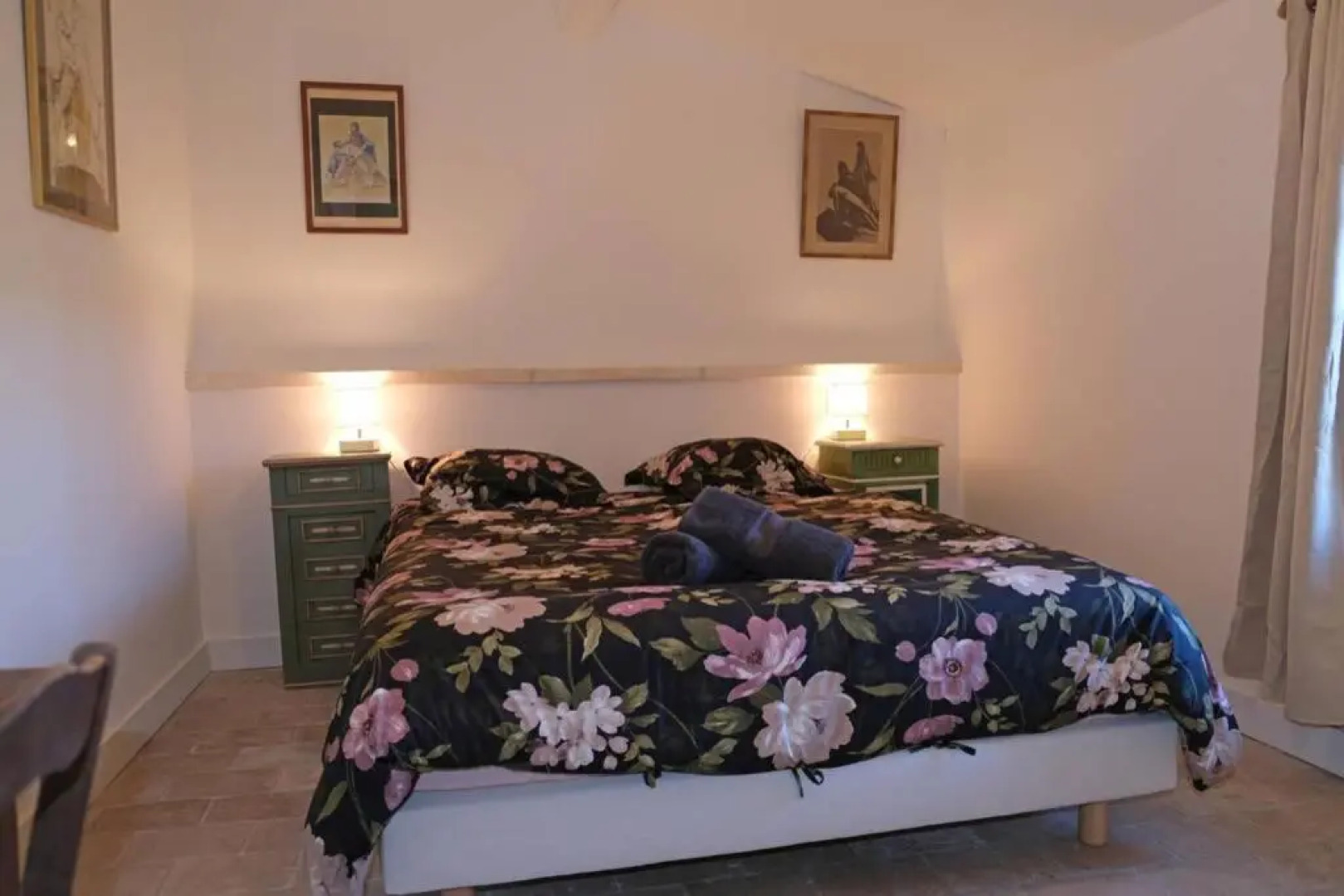 Typical mas provençal with swimming pool in a small hamlet near Mouriès in the Alpilles in Provence- 8 persons LS1-361 OUSTAU D'ANTAN