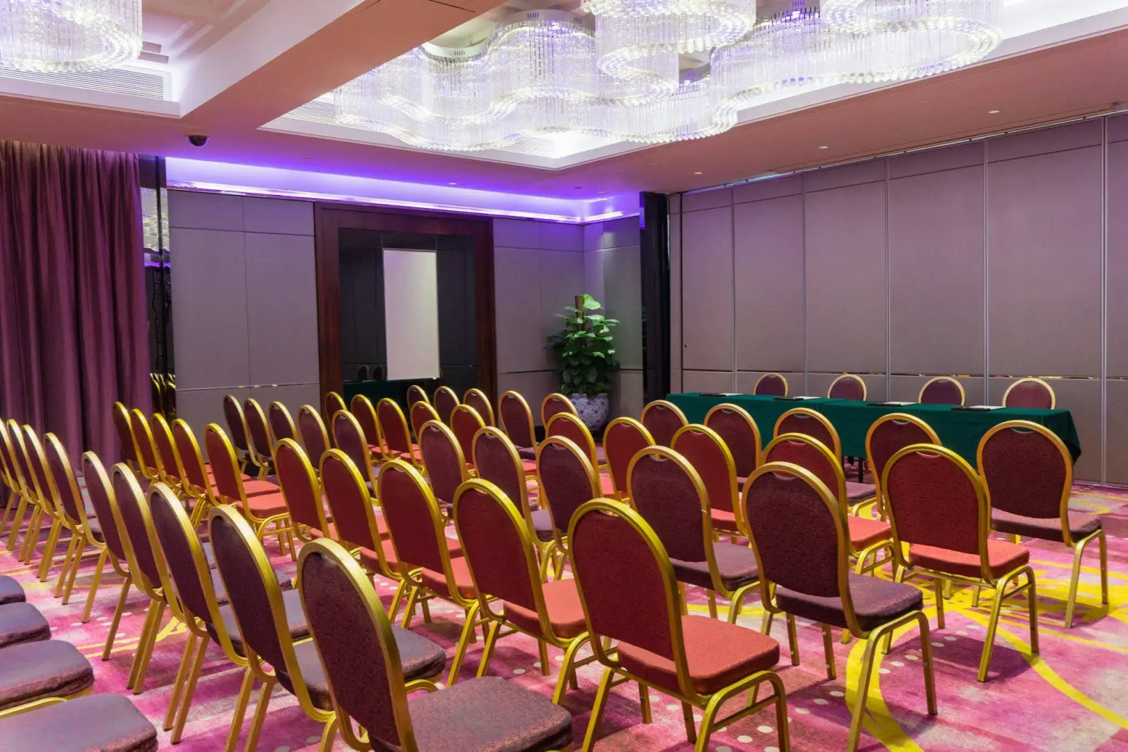 voco Guangzhou Shifu by IHG