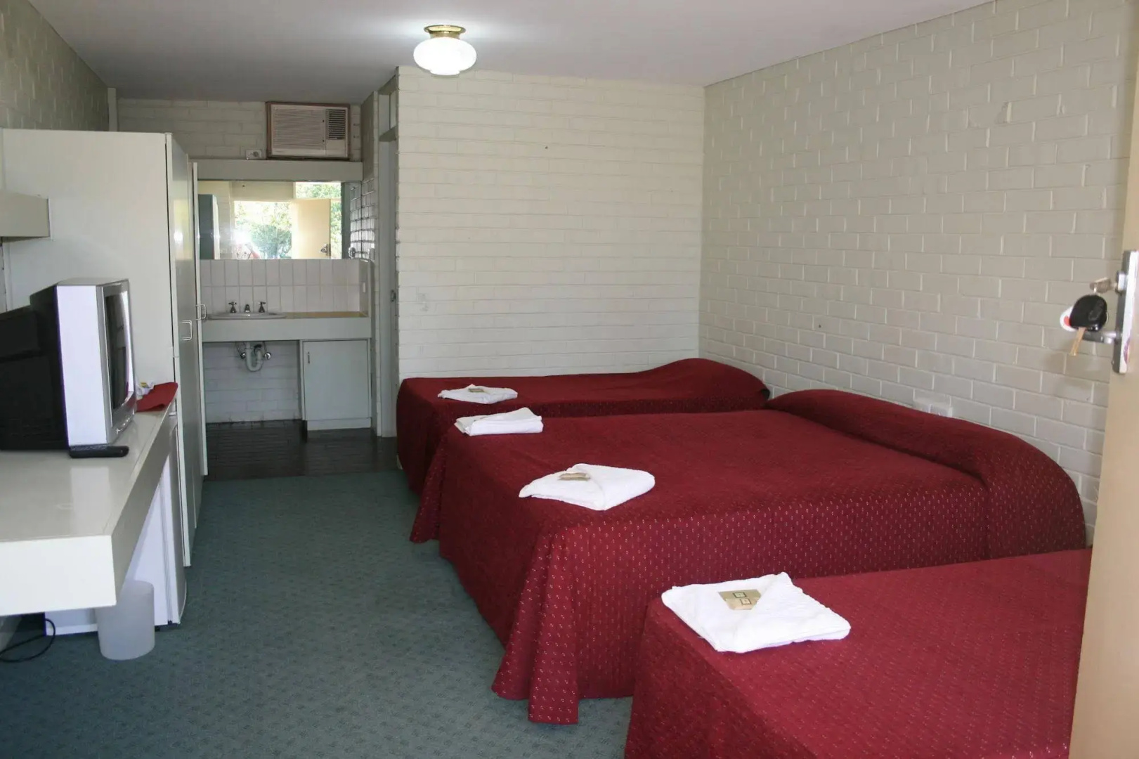 A Room For U