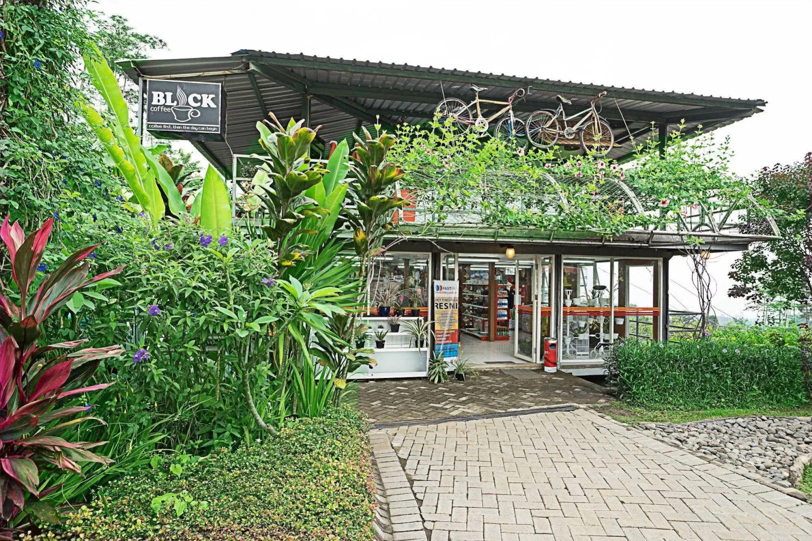 Royal Caravan Hotel Trawas