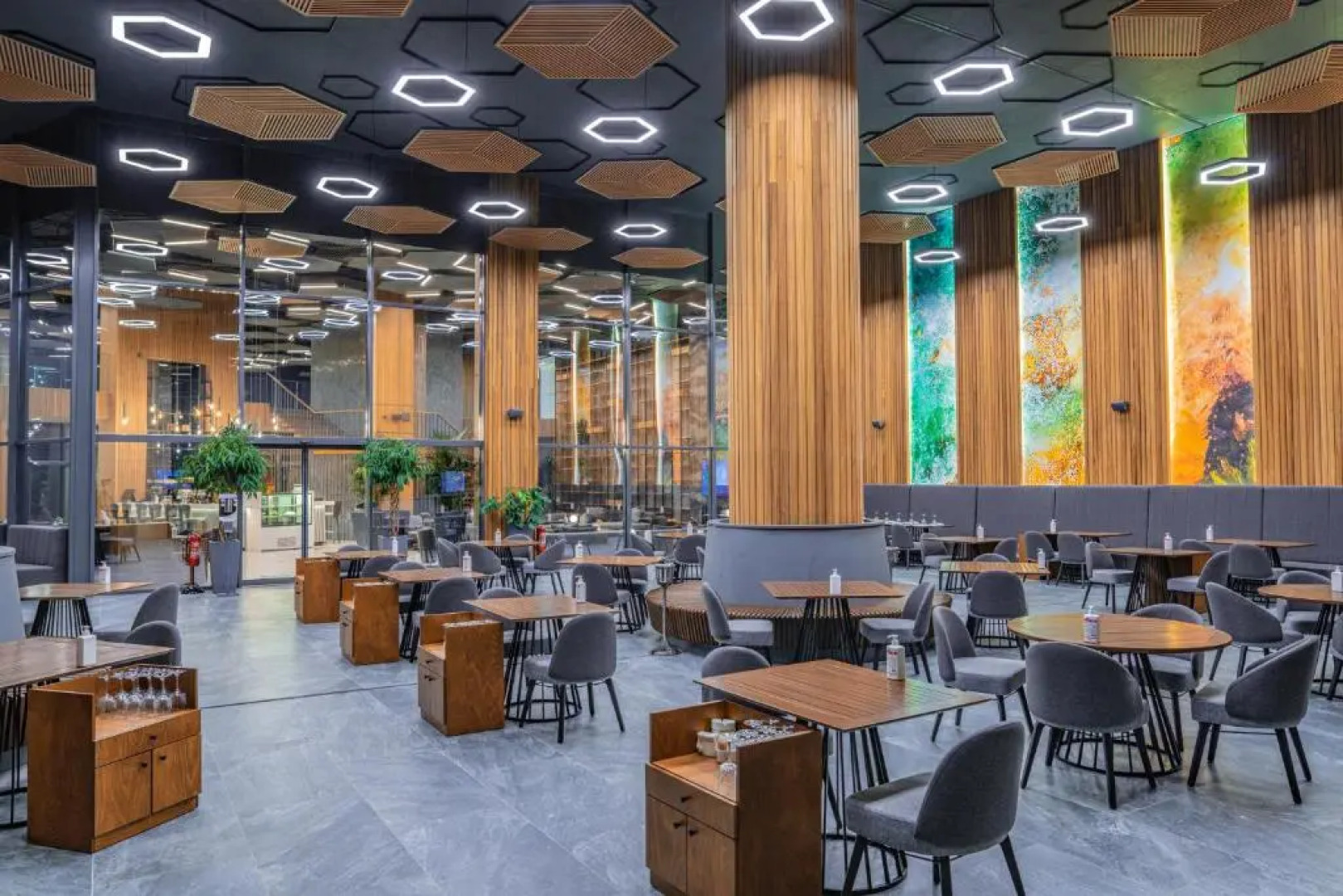 The Norm Collection Door'a