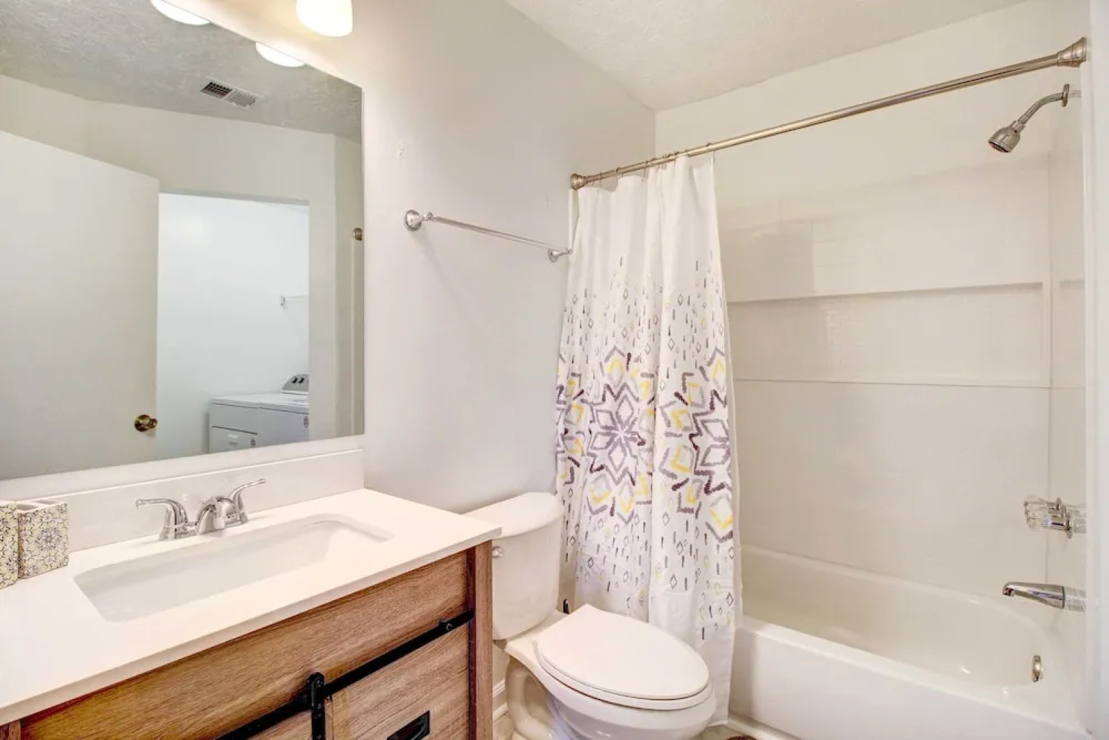 Peaceful Savannah Home - 11 Mi to Beaches!