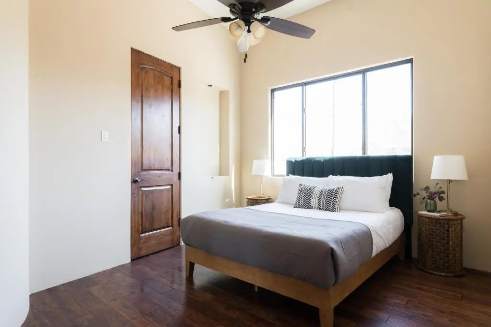 Sunbeam by Avantstay Elegant, Private Desert Home w/ Infinity Pool, Spa & View