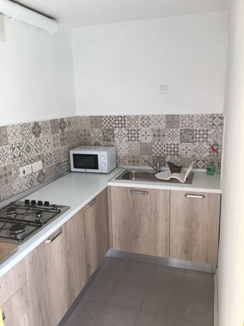 Central villa apartment pool & parking