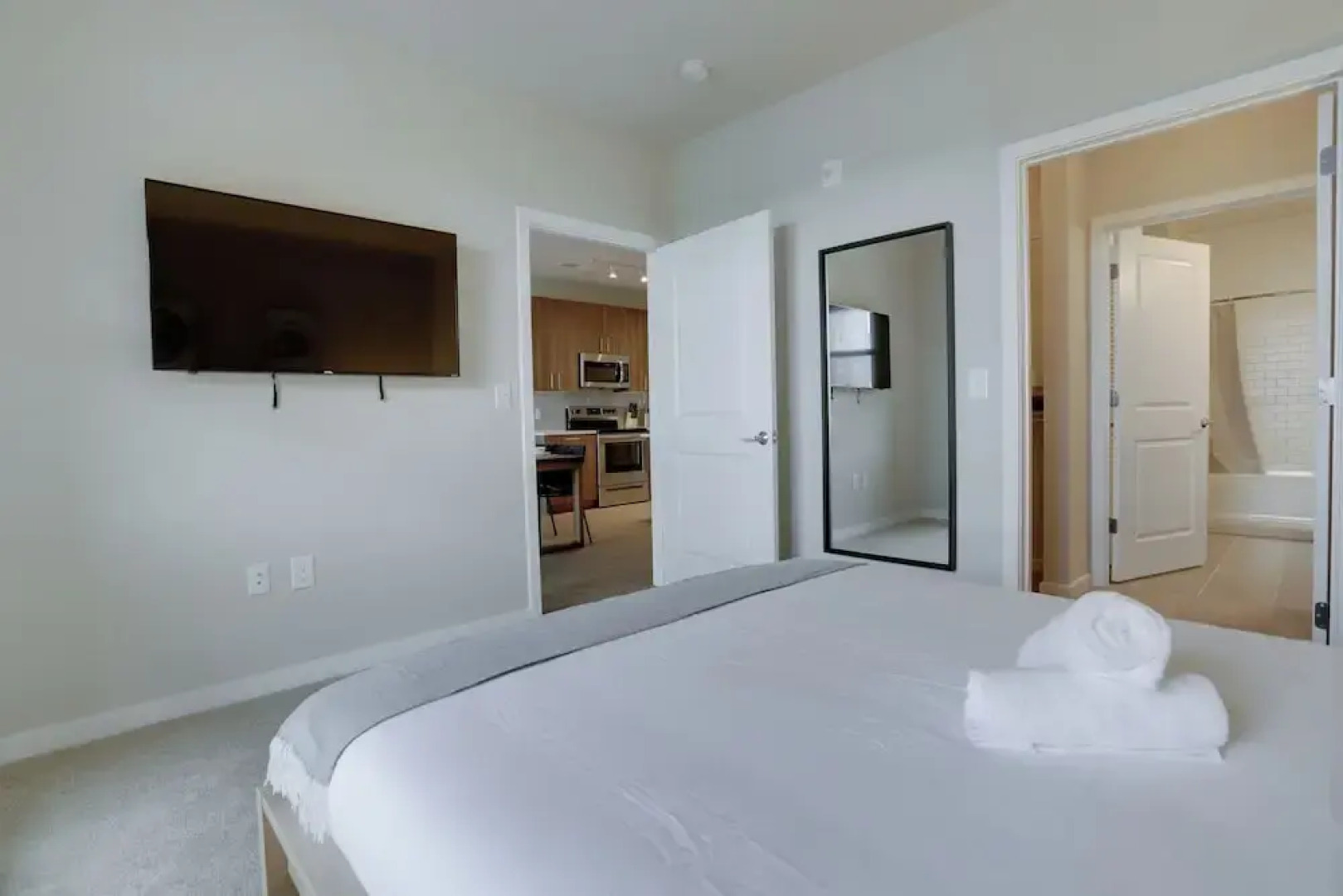 Stylish One-Bedroom Apt in Alexandria