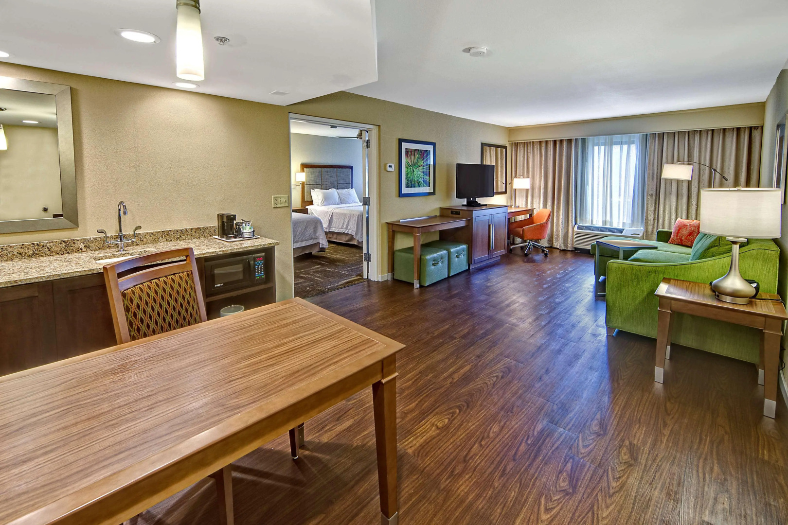 Hampton Inn & Suites Asheville Airport
