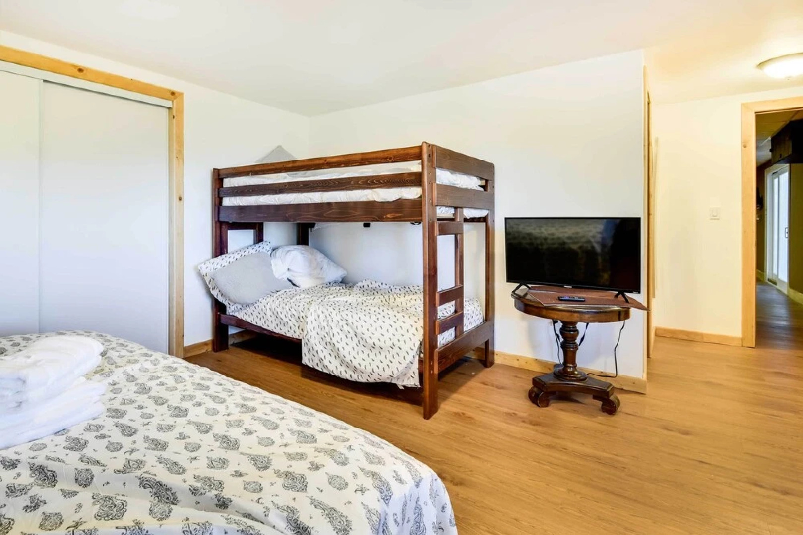 Rustic Pine Mtn Club Cabin w/ Beautiful View!