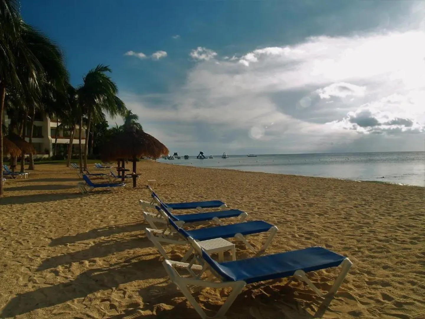 Beachfront Apartment Your Home in Cozumel