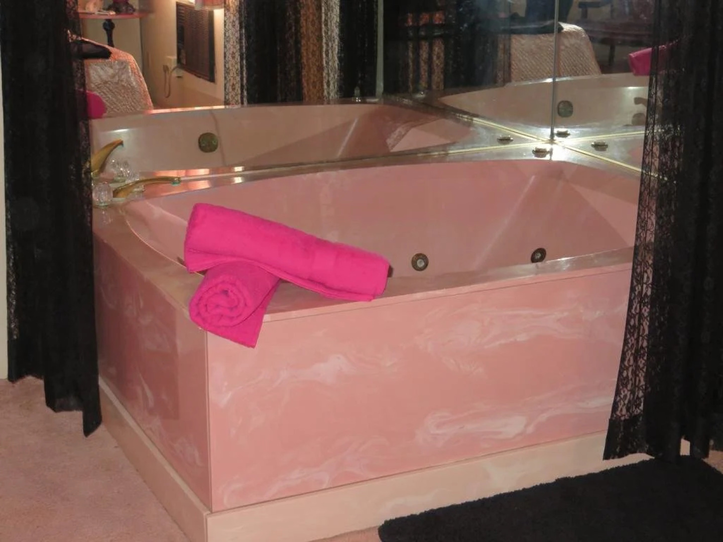 Bonnie Springs Motel and Resort