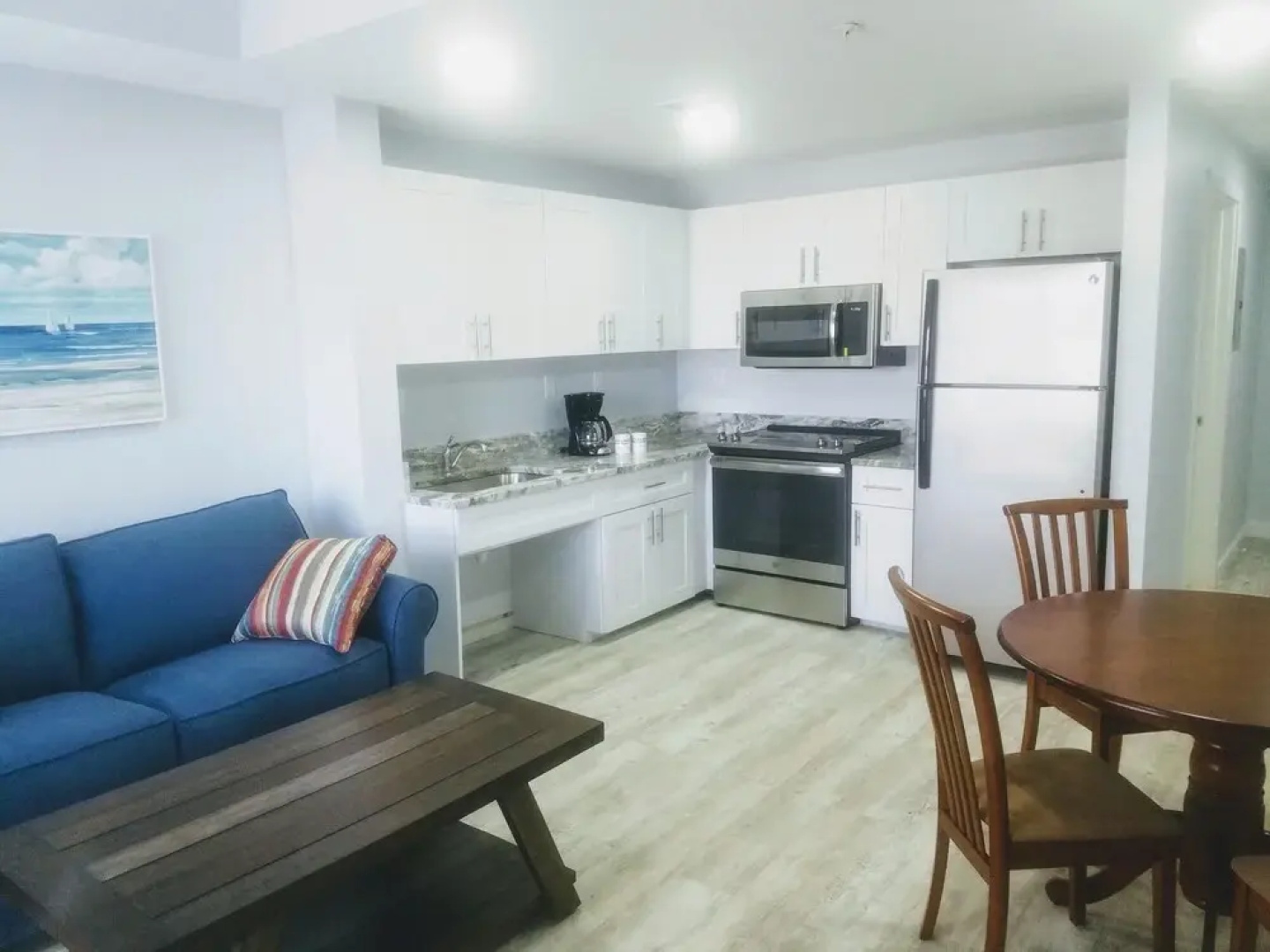 Vistalmar Queen Superior ADA - One Bedroom Apartment