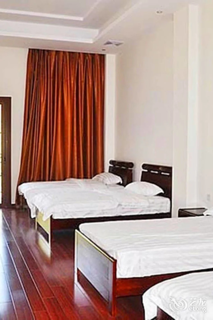 Wuyuan Huayuan Mountain Villa