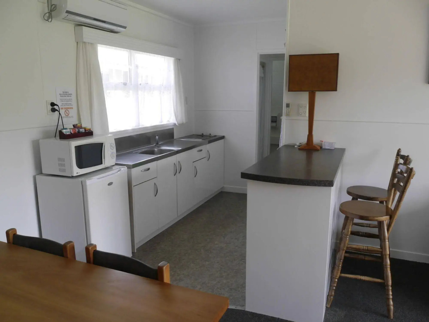 Raglan Palm Beach Motel