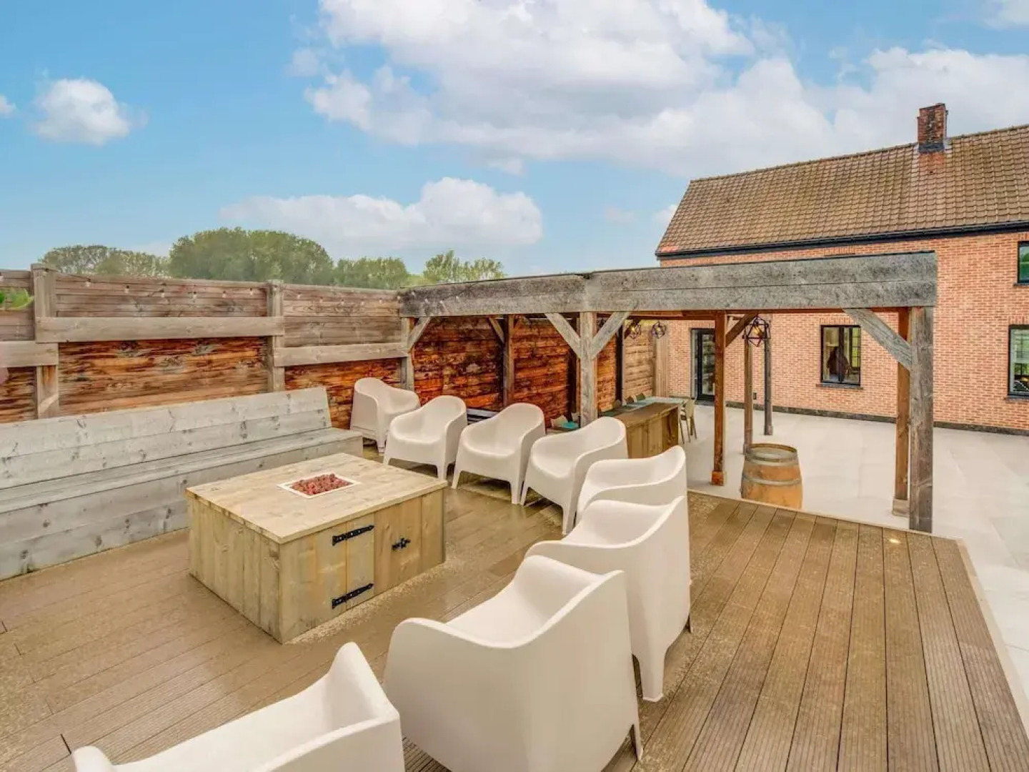 Lush Holiday Home in Vlaanderen With Private Pool