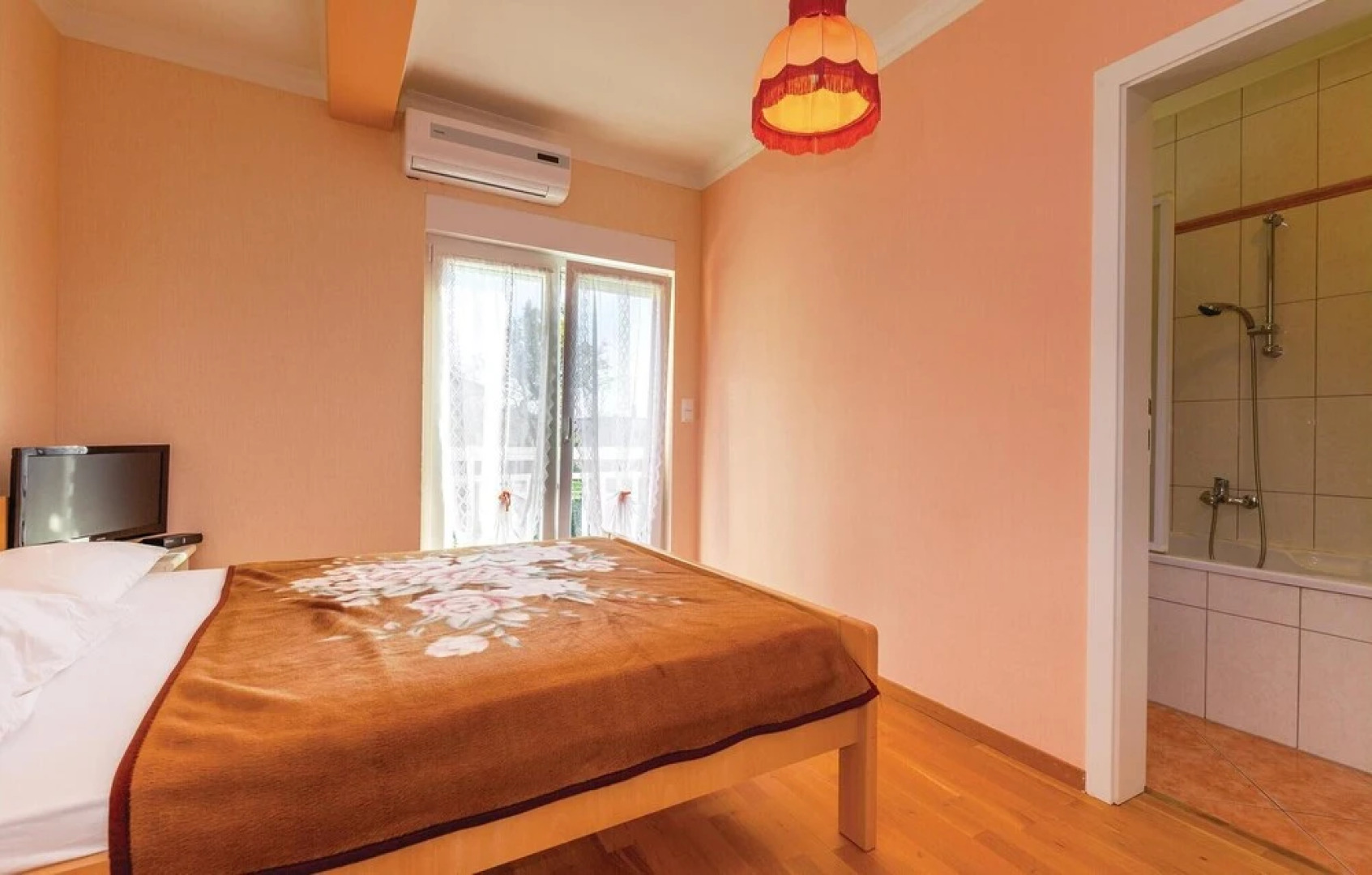 Nice Home in Jadranovo With Sauna, Wifi and 5 Bedrooms