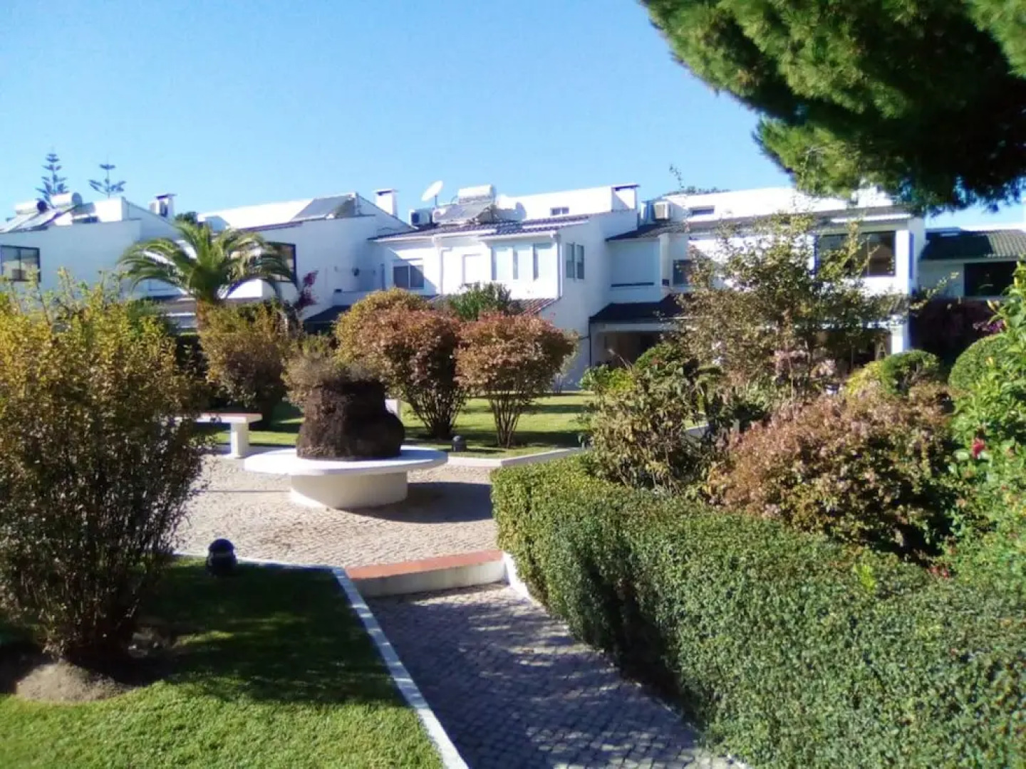 House With 4 Bedrooms in Corroios, With Pool Access, Enclosed Garden a