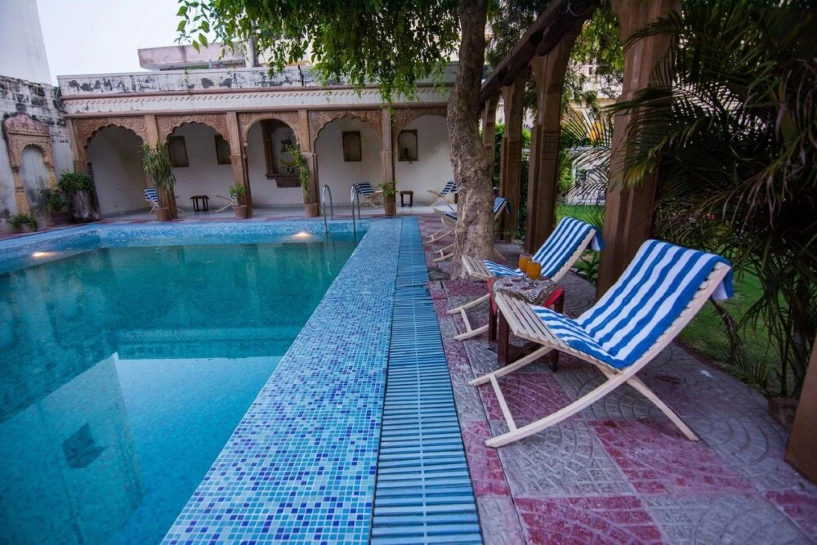 Hotel Jhalamand Garh