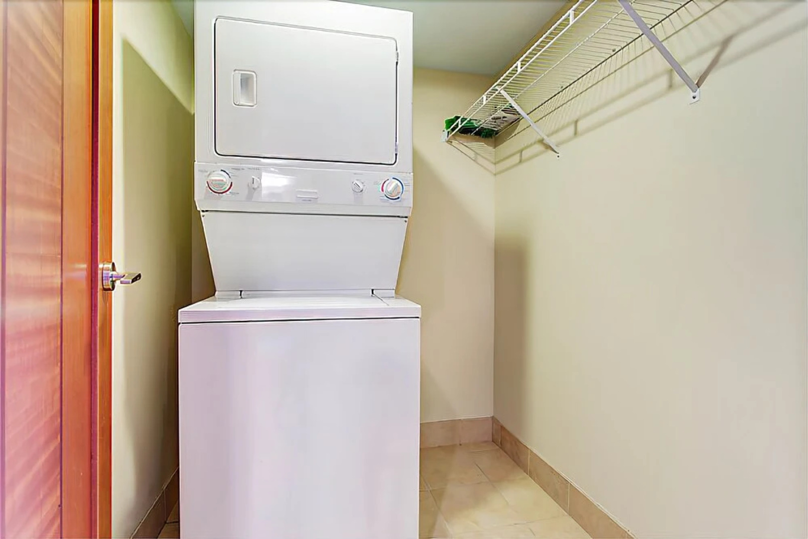 Downtown Suites by Hometrotting