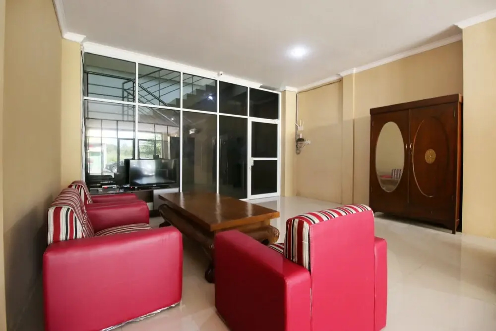 Airy Eco Solo Baru Diponegoro A8