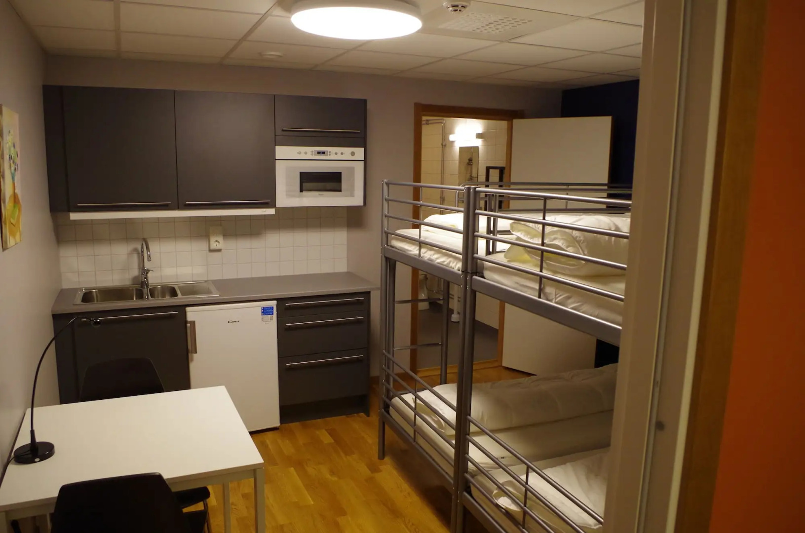 Spoton Hostel & Sportsbar