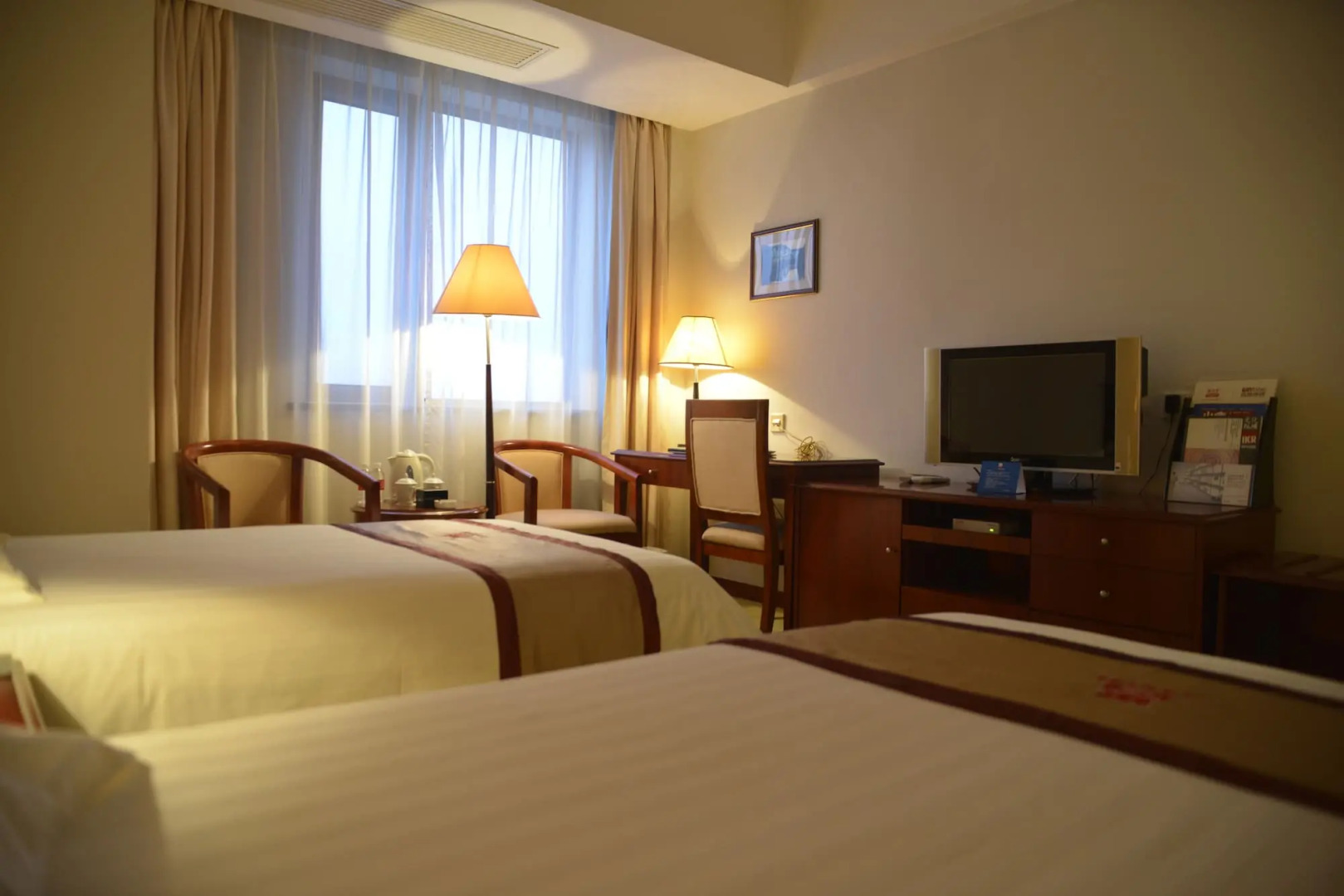 Shanghai Airlines Travel Hotel