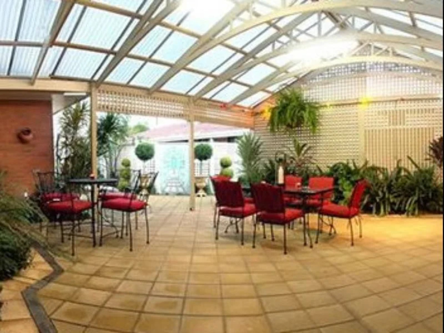 Emaroo Hotel Port Hughes